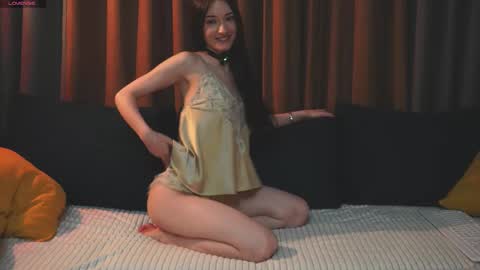 Snapshot of lessyluiz chatting on November 13, 12:20 am Hi my name is Lessy I am 18 years old. Im new here but I really like making new acquaintances online show from November 13, 12:20 am