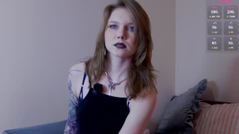 Snapshot of lessysweety chatting on July 8, 3:33 am Lessy online show from July 8, 3:33 am