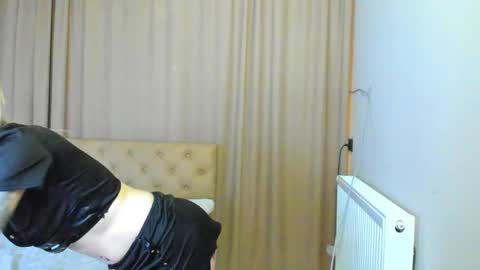 lesyaliss online show from April 29, 6:14 pm