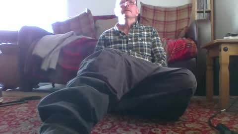 Snapshot of letmestrip chatting on December 5, 10:12 am paul online show from December 5, 10:12 am