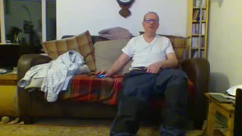 Snapshot of letmestrip chatting on February 10, 12:19 am paul online show from February 10, 12:19 am