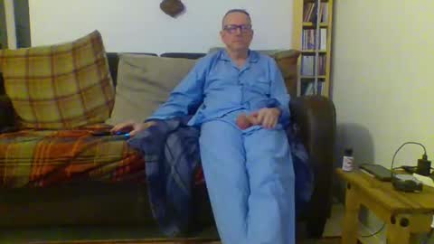 Snapshot of letmestrip chatting on February 26, 12:16 am paul online show from February 26, 12:16 am