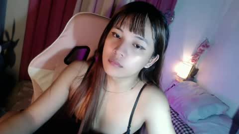 Snapshot of letsplaybaby_ chatting on June 17, 11:12 am gene online show from June 17, 11:12 am