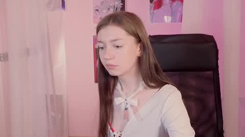 Snapshot of lettablush chatting on December 16, 6:49 pm letta online show from December 16, 6:49 pm