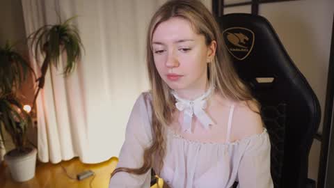 Snapshot of lettablush chatting on January 24, 6:46 pm letta online show from January 24, 6:46 pm