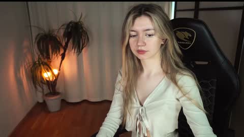 Snapshot of lettablush chatting on February 7, 12:17 pm letta online show from February 7, 12:17 pm