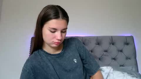 Snapshot of lette_emily chatting on November 4, 8:02 am Emily online show from November 4, 8:02 am