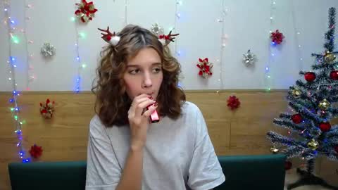 Snapshot of letty_curly chatting on December 21, 3:20 pm letty_curly online show from December 21, 3:20 pm
