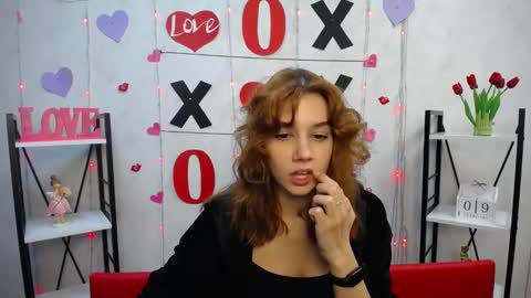 Snapshot of letty_curly chatting on February 9, 6:54 am letty_curly online show from February 9, 6:54 am
