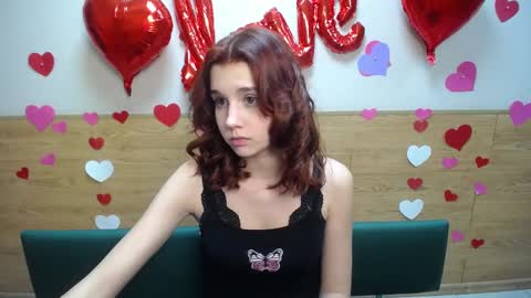 Snapshot of letty_curly chatting on February 21, 3:21 pm letty_curly online show from February 21, 3:21 pm