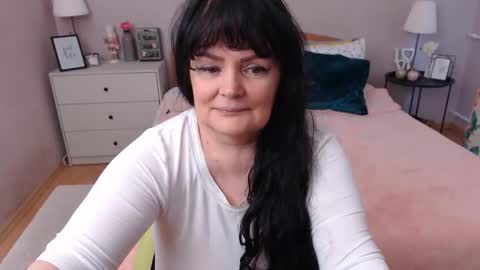 Mary online show from May 11, 12:00 pm