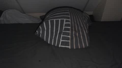 Snapshot of lewenzi chatting on February 3, 2:53 am lewenzi online show from February 3, 2:53 am