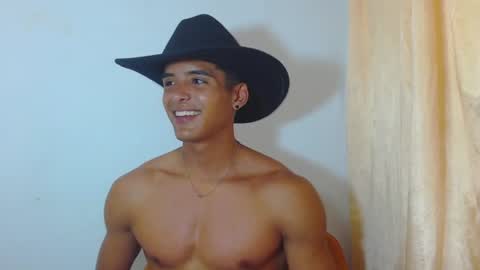 i  am lewis ly EDUARDO MEMDOZA15 online show from June 16, 7:16 pm