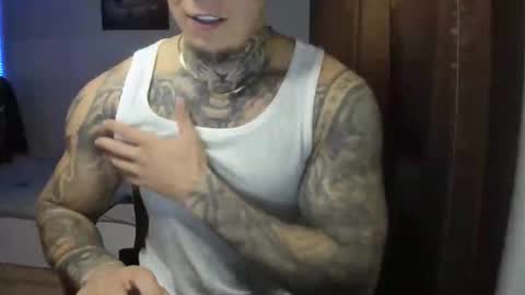 Snapshot of lewis_muscleee chatting on November 17, 6:24 pm blablablack online show from November 17, 6:24 pm