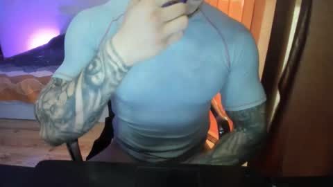 Snapshot of lewis_muscleee chatting on April 11, 1:04 pm blablablack online show from April 11, 1:04 pm