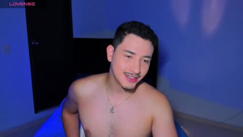 Snapshot of lex__miller chatting on November 20, 1:06 am lex__miller online show from November 20, 1:06 am