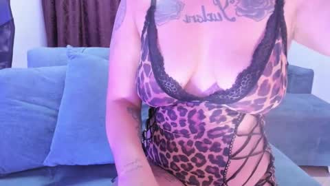 Snapshot of lexadimary chatting on November 6, 7:48 pm lexa online show from November 6, 7:48 pm