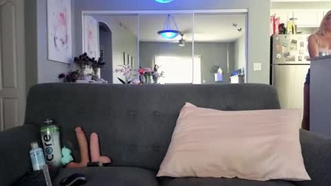 Snapshot of lexi_shocker chatting on September 9, 6:18 pm Lexi online show from September 9, 6:18 pm