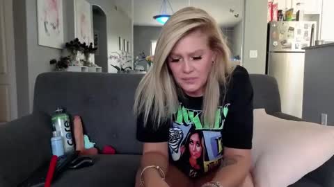 Snapshot of lexi_shocker chatting on September 12, 7:25 pm Lexi online show from September 12, 7:25 pm