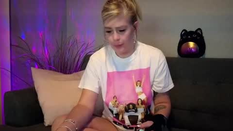 Snapshot of lexi_shocker chatting on September 26, 6:06 am Lexi online show from September 26, 6:06 am