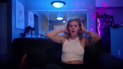 Snapshot of lexi_shocker chatting on November 22, 3:49 am Lexi online show from November 22, 3:49 am