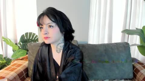 lexirouge           online show from May 12, 9:56 pm