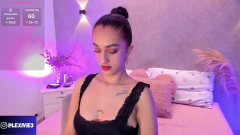 Snapshot of lexivie chatting on March 9, 3:32 am lexivie online show from March 9, 3:32 am