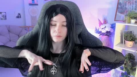 Snapshot of lexiwenford chatting on December 18, 3:15 am Lexi Wenford NO NUDE GODDESS online show from December 18, 3:15 am