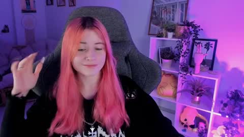 Snapshot of lexiwenford chatting on December 29, 8:44 am Lexi Wenford NO NUDE GODDESS online show from December 29, 8:44 am