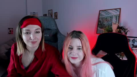 Snapshot of lexiwenford chatting on January 17, 11:59 am Lexi Wenford NO NUDE GODDESS online show from January 17, 11:59 am