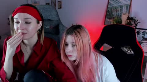 Snapshot of lexiwenford chatting on January 17, 3:00 pm Lexi Wenford NO NUDE GODDESS online show from January 17, 3:00 pm