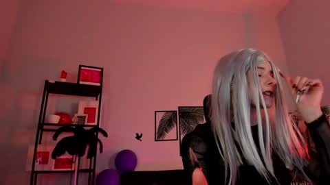 Snapshot of lexiwenford chatting on January 24, 6:14 pm Lexi Wenford NO NUDE GODDESS online show from January 24, 6:14 pm