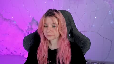 Snapshot of lexiwenford chatting on January 28, 2:43 am Lexi Wenford NO NUDE GODDESS online show from January 28, 2:43 am