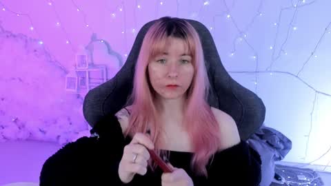 Snapshot of lexiwenford chatting on February 5, 5:52 am Lexi Wenford NO NUDE GODDESS online show from February 5, 5:52 am