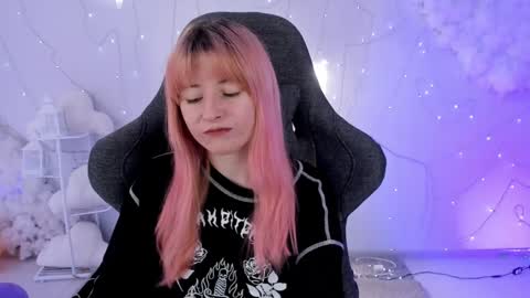 Snapshot of lexiwenford chatting on February 7, 8:44 am Lexi Wenford NO NUDE GODDESS online show from February 7, 8:44 am