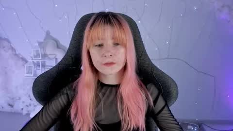 Snapshot of lexiwenford chatting on February 10, 9:04 am Lexi Wenford NO NUDE GODDESS online show from February 10, 9:04 am