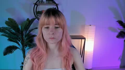 Snapshot of lexiwenford chatting on February 18, 2:38 am Lexi Wenford NO NUDE GODDESS online show from February 18, 2:38 am