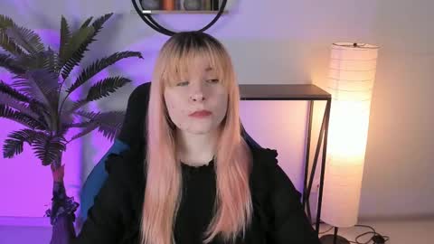 Snapshot of lexiwenford chatting on February 24, 5:54 am Lexi Wenford NO NUDE GODDESS online show from February 24, 5:54 am