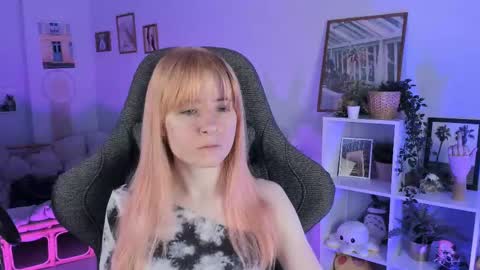 Snapshot of lexiwenford chatting on March 4, 2:38 am Lexi Wenford NO NUDE GODDESS online show from March 4, 2:38 am