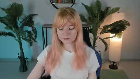 Snapshot of lexiwenford chatting on March 11, 5:49 am Lexi Wenford NO NUDE GODDESS online show from March 11, 5:49 am