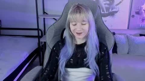 Snapshot of lexiwenford chatting on November 7, 3:28 am Lexi Wenford NO NUDE GODDESS online show from November 7, 3:28 am