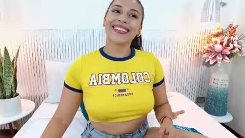 Snapshot of lexxi_gb chatting on June 17, 7:04 pm lexxi_gb online show from June 17, 7:04 pm