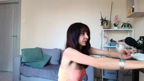 Snapshot of lexxie_tyler chatting on June 23, 8:12 am Lexxie online show from June 23, 8:12 am