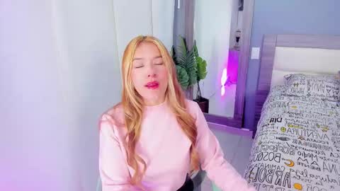 Snapshot of lexxybunny_ chatting on October 25, 11:40 am Lexy online show from October 25, 11:40 am