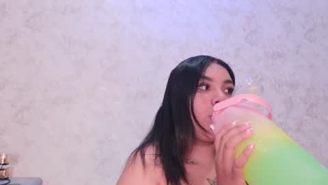 Snapshot of lexy_and_mia chatting on June 8, 3:18 am lexy and mia online show from June 8, 3:18 am