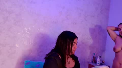 Snapshot of lexy_and_mia chatting on June 14, 2:57 am lexy and mia online show from June 14, 2:57 am