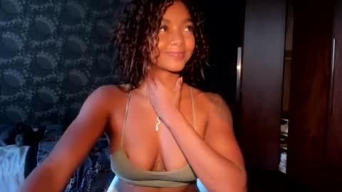 Snapshot of lexy_squirt_queen chatting on September 22, 12:18 pm LEXY - Independent account online show from September 22, 12:18 pm