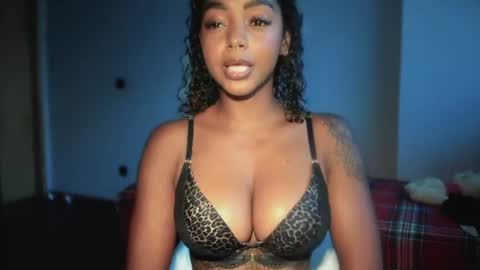 LEXY - Independent account online show from July 15, 12:43 pm