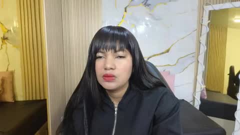 Snapshot of lexy_tay chatting on May 18, 12:00 pm lexy_tay online show from May 18, 12:00 pm