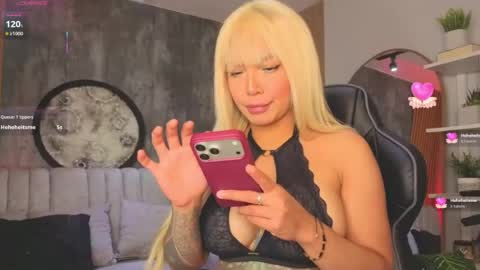 Snapshot of lexybell1 chatting on June 28, 12:27 am lexy online show from June 28, 12:27 am